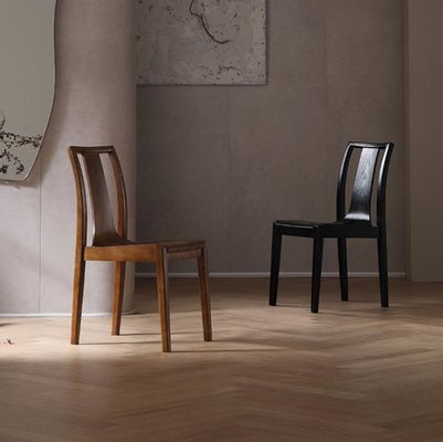 Diseño único sillas de comedor de madera sólida modernas en acabado de roble para restaurantes