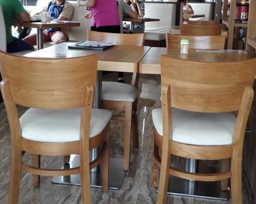 Silla de comedor de madera de hotel/café/restaurante con madera de calidad comercial