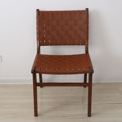 Logotipo personalizado sillas de ocio al aire libre Muebles de madera maciza estilo de diseño moderno con silla de comedor tejida de cuero PU
