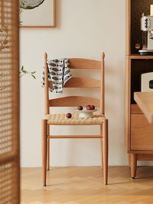 Burlywood W44*D48.5*H90CM Diseño Vintage Único Silla de comedor de madera sólida con asiento de cordón de papel tejido a mano