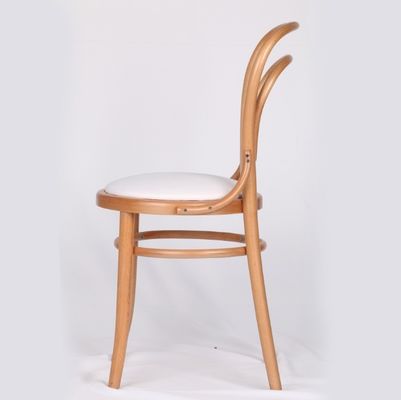 Embalaje de correos Y silla de comedor de madera con espalda alta con diseño antiguo y tapicería de madera de haya