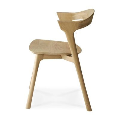 Silla de comedor de madera de roble de diseño moderno para la experiencia de estar sentado en el restaurante