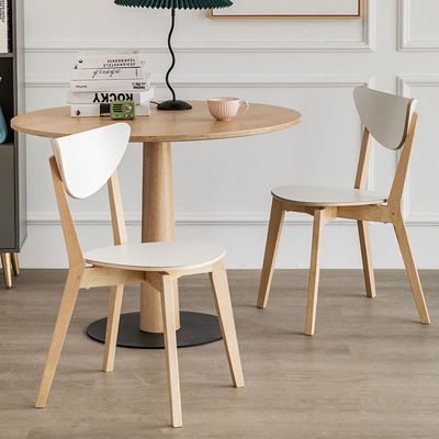 Colores personalizados silla de madera para el hogar en el restaurante o la boda a un precio asequible