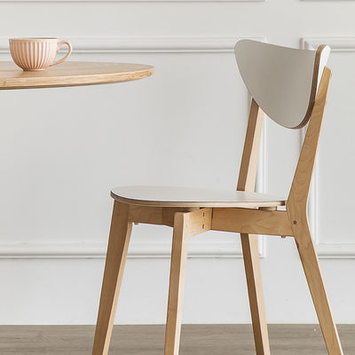 Colores personalizados silla de madera para el hogar en el restaurante o la boda a un precio asequible