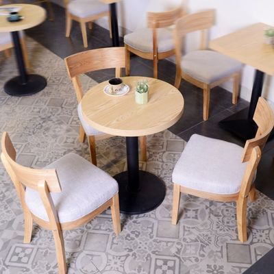 Mesa de comedor redonda de madera maciza y sillas para la leche Negociación de la tienda de té Café Restaurante occidental comida rápida Snack Bar