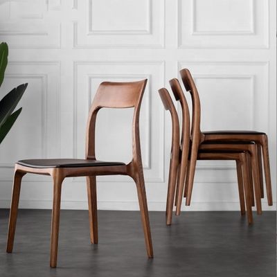 Silla de comedor de diseño clásico apilada con material de madera sólida y alta capacidad de peso de 200 kg