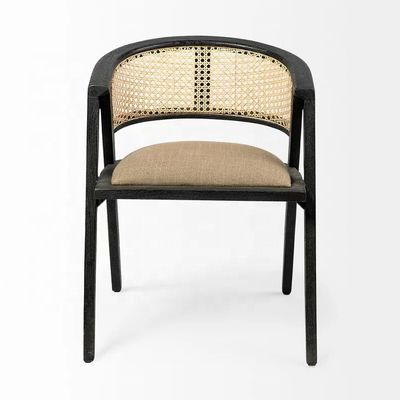 Eleva el aspecto de tu restaurante con sillas de madera personalizadas en tu color preferido