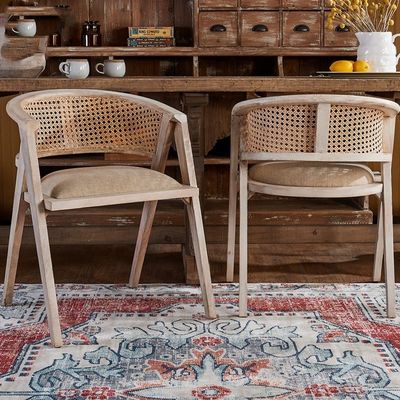 Eleva el aspecto de tu restaurante con sillas de madera personalizadas en tu color preferido