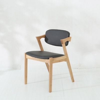 NC/PU Finish de pintura de madera sólida silla de comedor de cuero para restaurante duradero