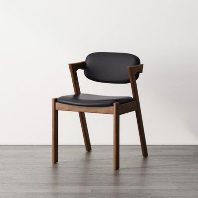 NC/PU Finish de pintura de madera sólida silla de comedor de cuero para restaurante duradero