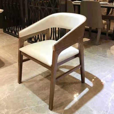 Muebles de comedor modernos Madera de roble y ceniza Silla de brazo tapizada para hotel y restaurante