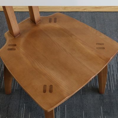Moderno negro de color nuez Madera nórdica Europa lujosa silla de comedor dentro del límite de peso 150kg Embalaje de correo Y