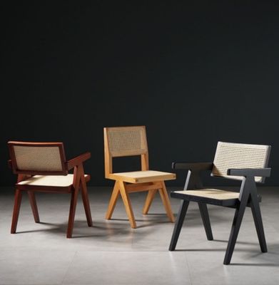 Diseño moderno silla de comedor sin brazos de rattan ajustable de altura con asiento y respaldo de madera maciza