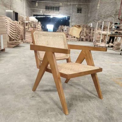 Confortable silla de descanso Nordic reclinable ajustable en altura para el salón y el dormitorio