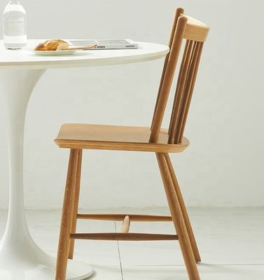 Silla de comedor de madera sólida de roble duradero moderno para soluciones de mobiliario de hoteles y restaurantes