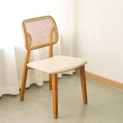 Silla de comedor de rotín de madera de estilo nórdico para interiores modernos