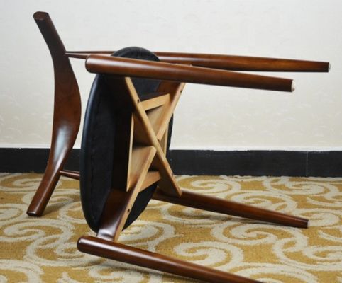 Silla de comedor de estilo japonés de lujo con asiento tapizado de cuero de PU moderno y madera clásica