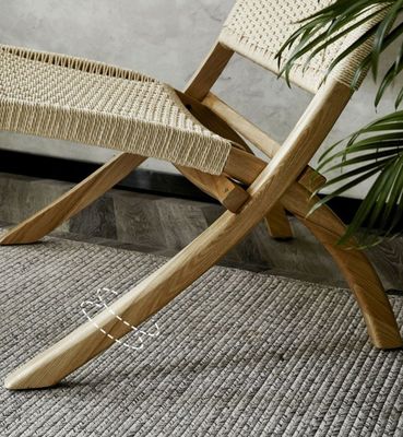 Elegancia sin esfuerzo acabado lacado nórdico clásico tejido de cordón de madera sólida silla de salón plegable para el salón