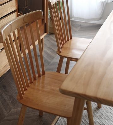 Silla de comedor de madera sólida moderna para el restaurante Windsor Diseño y durabilidad
