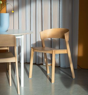 Diseños personalizados silla de comedor de madera apilada para hotel restaurante en diseño moderno