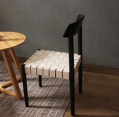 Asiento de madera maciza trenzada silla de comedor muebles acabado lacado con diseños personalizados para restaurantes