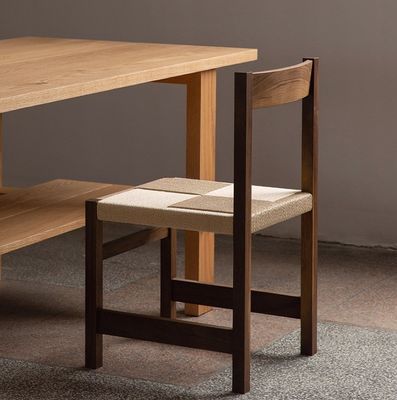 Color natural cuerda tejida de madera maciza trenzado asiento silla de comedor para restaurante con una exquisita artesanía