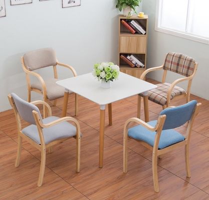 Silla de comedor de madera sólida natural para eventos silla de madera con acabado lacado