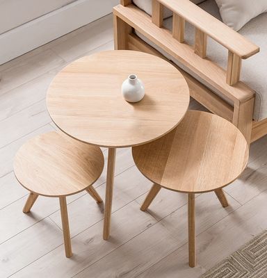 Mesa de café de madera sólida redonda de diseño moderno para el salón W32/40/50*D32/40/50*H30/40/51CM