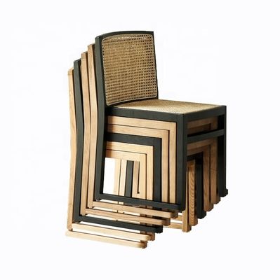 Embalaje de correo Silla de comedor de madera sólida con diseño moderno y rotín apilable