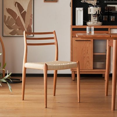 Silla de comedor de madera sólida de diseño moderno con cordón de papel tejido y acabado de nitrolaca dentro de su presupuesto