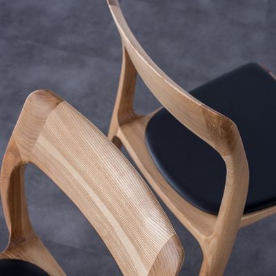 Silla de comedor de madera apilada para hoteles Restaurantes Muebles para el hogar general Embalaje de correo N