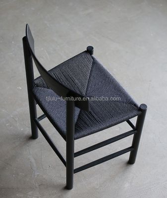 Silla de comedor de madera maciza con respaldo redondo bajo Silla de ratán con concepto de diseño moderno y tradicional