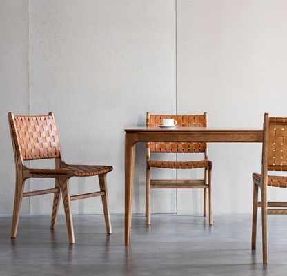 Embalaje del correo N Asiento de cuero de PU moderno y respaldo Silla de comedor de madera con o sin reposabrazos