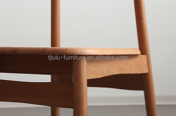 Silla de comedor de madera maciza con estilo de diseño moderno para muebles de comedor en el restaurante de café y el diseño simple nórdico