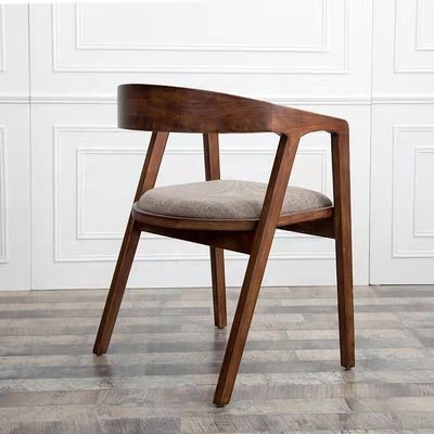 Muebles de restaurante Silla de comedor de madera estilo nórdico PU / tejido de cuero tapizado Silla de madera moderna para restaurante