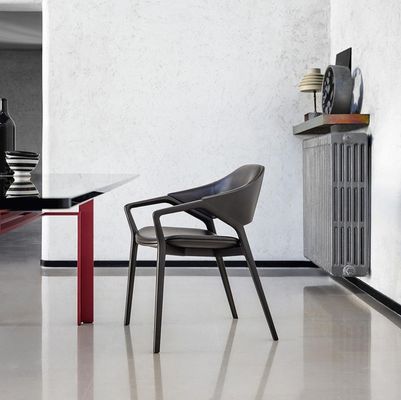Diseño nórdico Moderno de madera sólida de cuero de comedor silla de restaurante en blanco / negro / vino tinto / rojo para asientos resistentes 2023