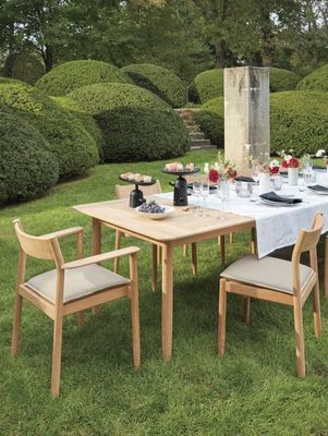 Silla tapizada de madera para bodega y elegante experiencia gastronómica