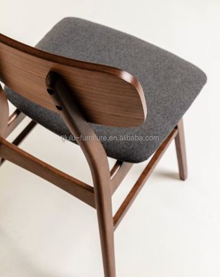 Muebles para el hogar sillas de comedor de madera maciza con colores personalizados y asiento de tela tapizada