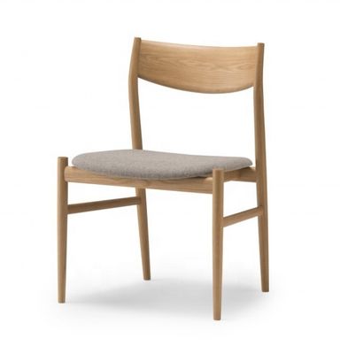 Silla de comedor de madera tapizada de cuero de PU en estilo de diseño tradicional para muebles de restaurante