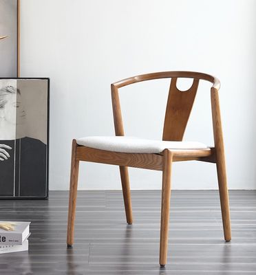 Embalaje de correo N Muebles de comedor Moderno de madera sólida PU de cuero / tela silla apilada para en el restaurante y sala de estar
