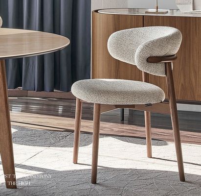 Silla de comedor de madera sólida moderna nórdica tapizada con acabado de nitrolacquer y sillas de restaurante de madera