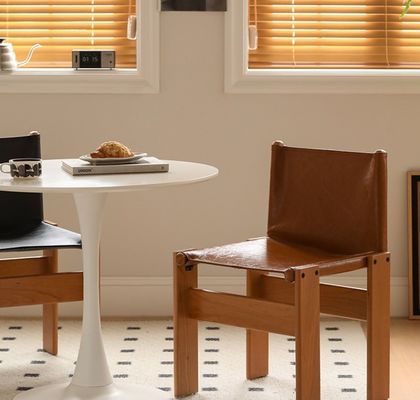 Silla de comedor de madera para el salón Muebles de la sala de estar en el paquete de correo