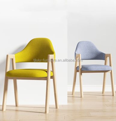 Silla de comedor con marco de madera Muebles para el hogar nórdico Cocina Asiento de tela tapizada para hotel Restaurante y hogar