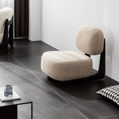 Sofá de madera sólida Salón de ocio Tejido Muebles de sala de estar Silla nórdica 50pcs Silla de sofá de madera moderna Silla tapizada