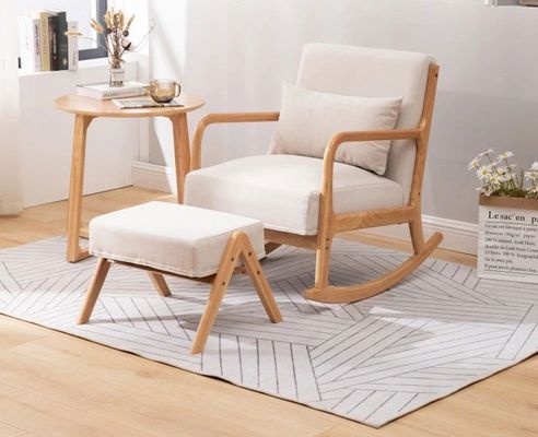 Muebles de estilo para el salón silla mecedora de madera y taburete para relajarse