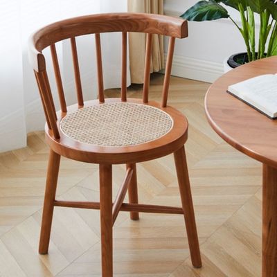 Muebles de comedor de estilo nórdico moderno Cuarto de cubierta de madera de rotín Silla trasera de madera con acabado de nitrolaca