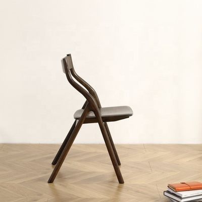 Silla de restaurante de madera de lujo de estilo moderno con diseños y materiales aceptables para el cliente