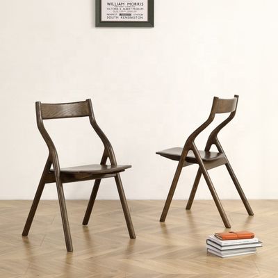 Silla de restaurante de madera de lujo de estilo moderno con diseños y materiales aceptables para el cliente