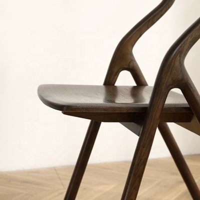 Silla de restaurante de madera de lujo de estilo moderno con diseños y materiales aceptables para el cliente