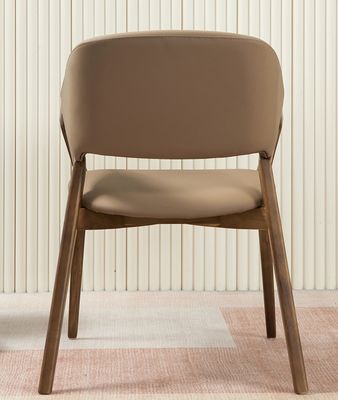 2023 Diseño moderno de madera maciza de cuero PU silla de brazos para comedor para cafeterías añadir encanto a su restaurante